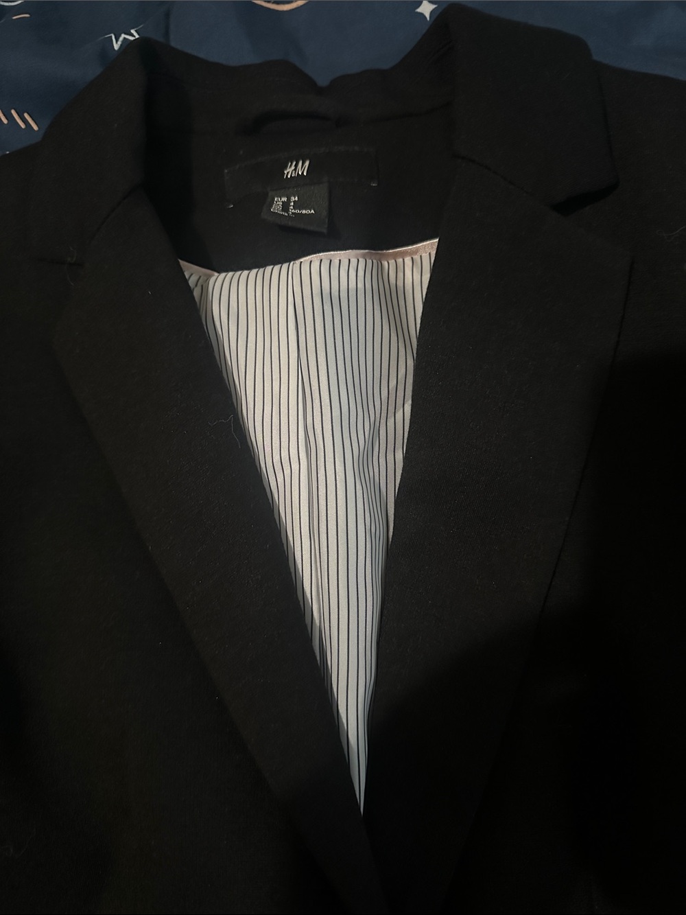 H&M Blazer - Picture 2 of 3